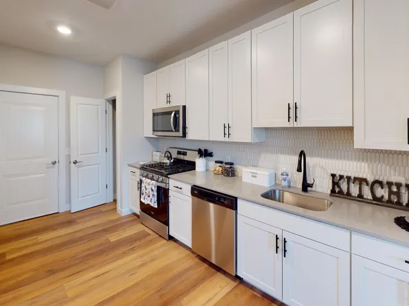 312 Dzergoski Pl #312, Parlin, NJ 08859