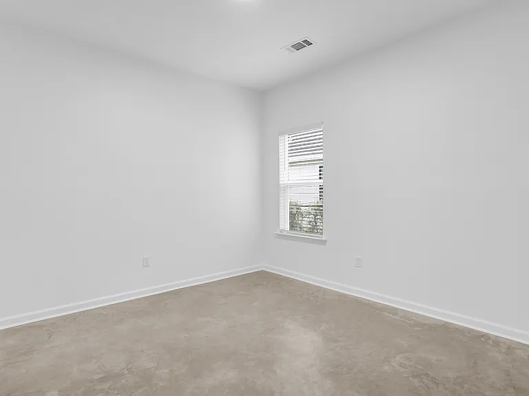 777 Hanley St — Photo 10