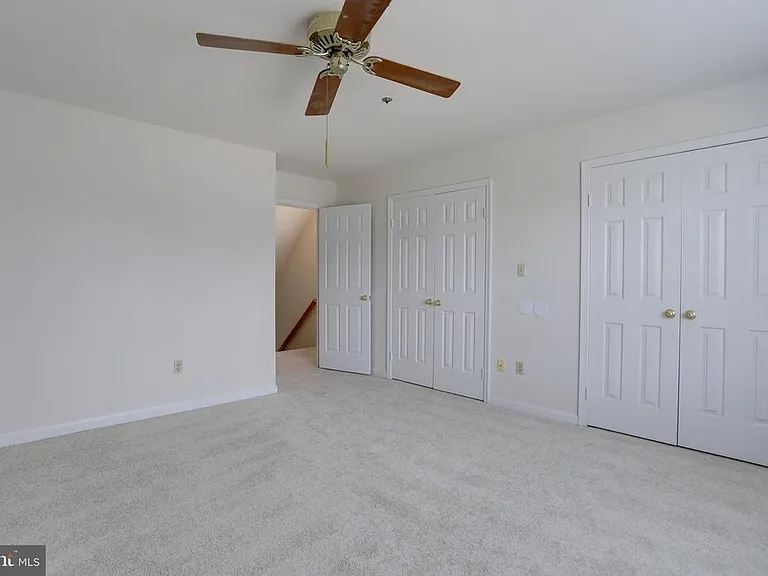 3050 S Glebe Rd — Photo 39