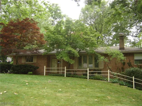 1275 Janet Ave NW, North Canton, OH 44720