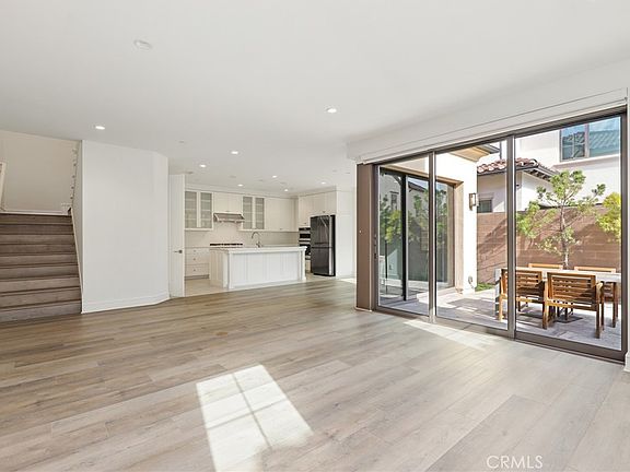 5th image of 148 Villa Rdg