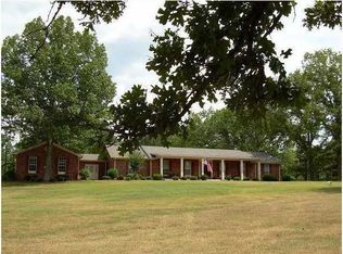 210 Horner Dr, Selmer, TN 38375