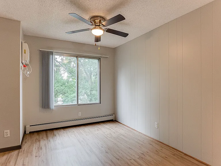 Caravelle Apartments — Photo 9