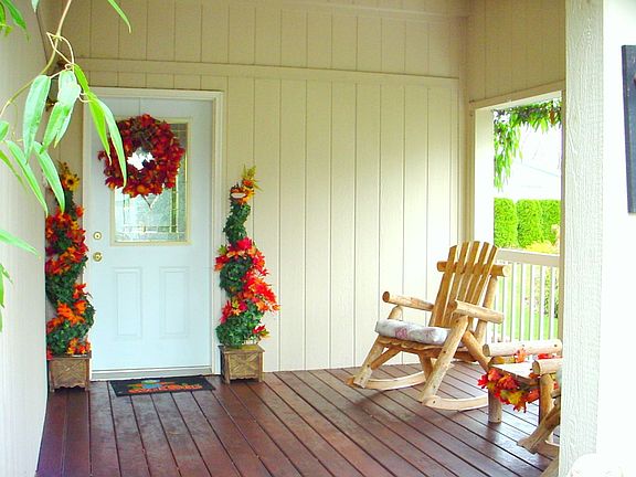 Covered front porch.