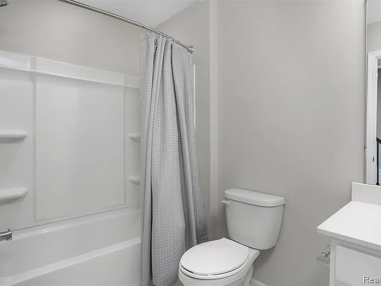 43173 Atwood Ave — Photo 10