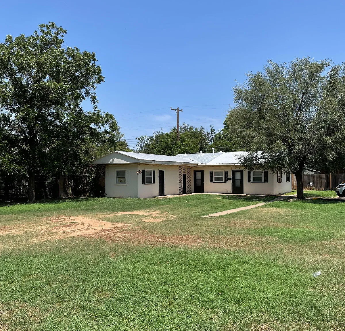 2 bed, 1.0 bath, 816 sqft, $775 — Photo 1