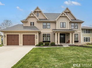 381 Saddleback Dr NE, Grand Rapids, MI 49525