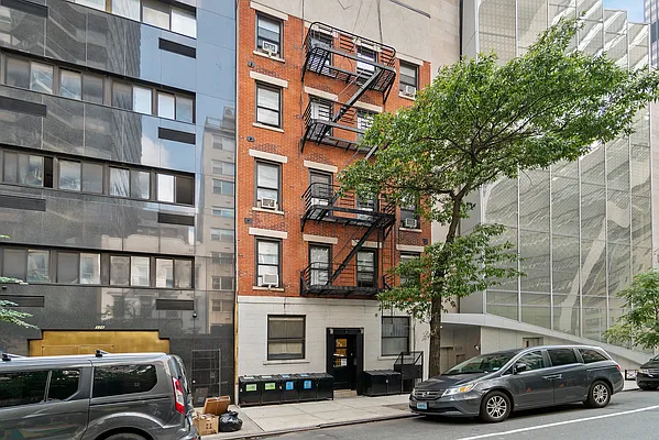 Rented by Avi Nash Associates | media 13