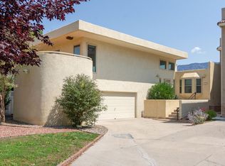 5548 Overlook Dr NE, Albuquerque, NM 87111