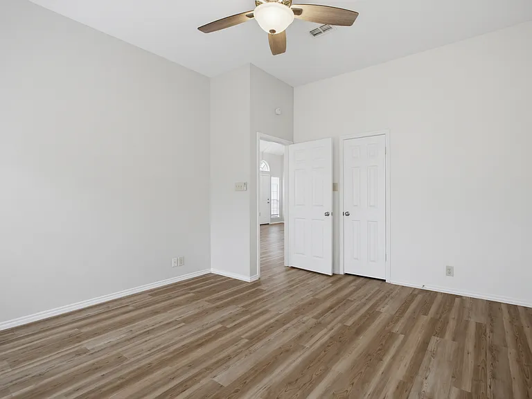 3921 Habersham — Photo 19