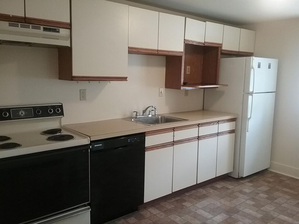 1st image of 400 7th St APT 2