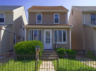 8983 213th St, Jamaica, NY 11427
