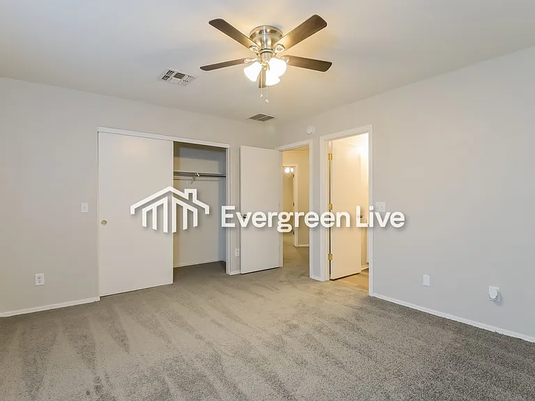 1581 E Balaton Pl — Photo 14