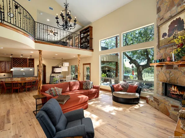 849 MADRONA RIDGE DR, Bandera, TX 78003