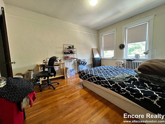 2nd image of 56 Chiswick Rd #155