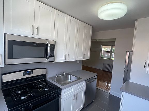2nd image of 6429 223rd Pl APT B