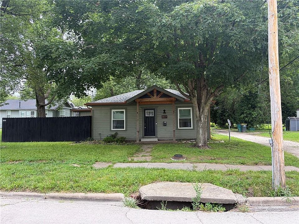 1st image of 807 4th St