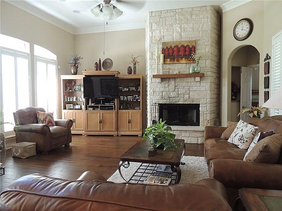 2nd image of 6610 Forest Oaks Ct