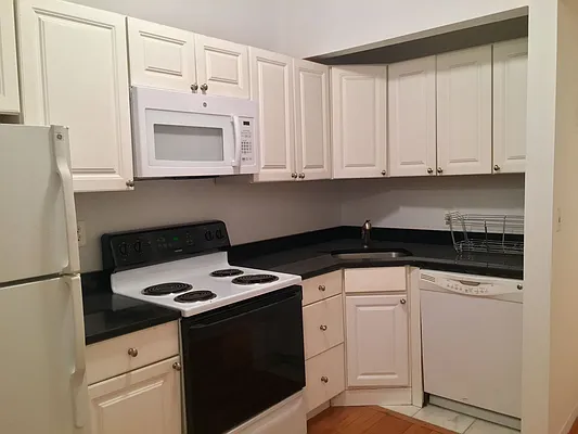 Rented by Comprehensive Management | media 15