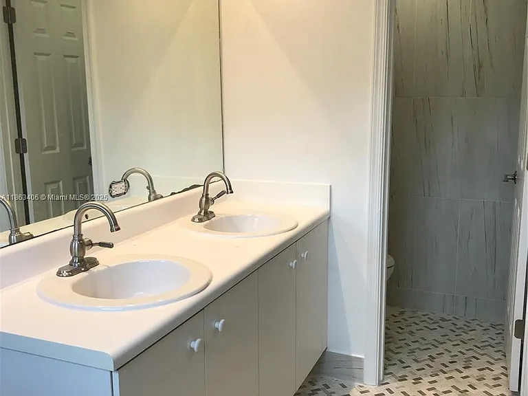 4265 Pine Ridge Ct — Photo 13