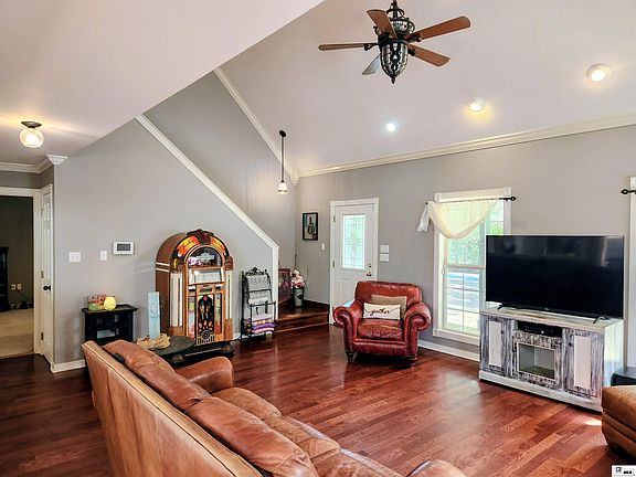 4th image of 186 Bartlett Rd