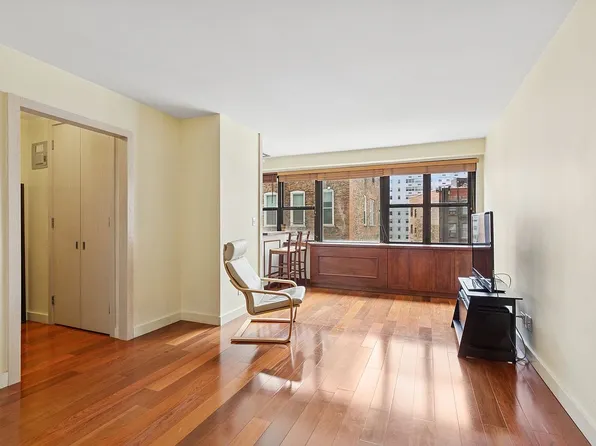 115 E 9th St APT 10P, Manhattan, NY 10003