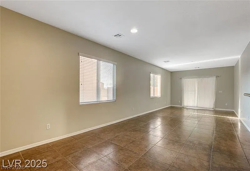 3 bed, 2.0 bath, 1692 sqft, $2,300 — Photo 4