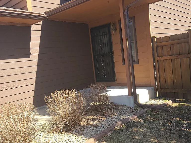 5385 Emerald Way — Photo 2