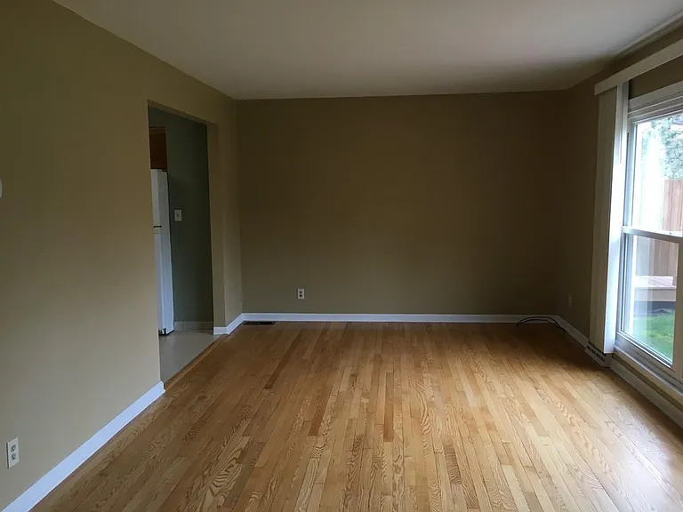 305 Kelly Cir — Photo 6