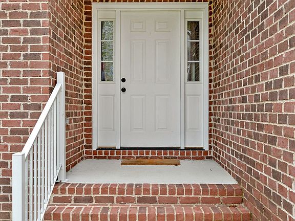 4th image of 102 Bradford Way