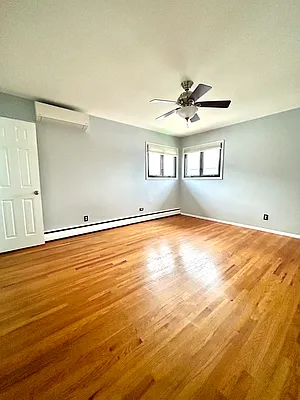 Rented by Luxian International Realty LLC | media 10