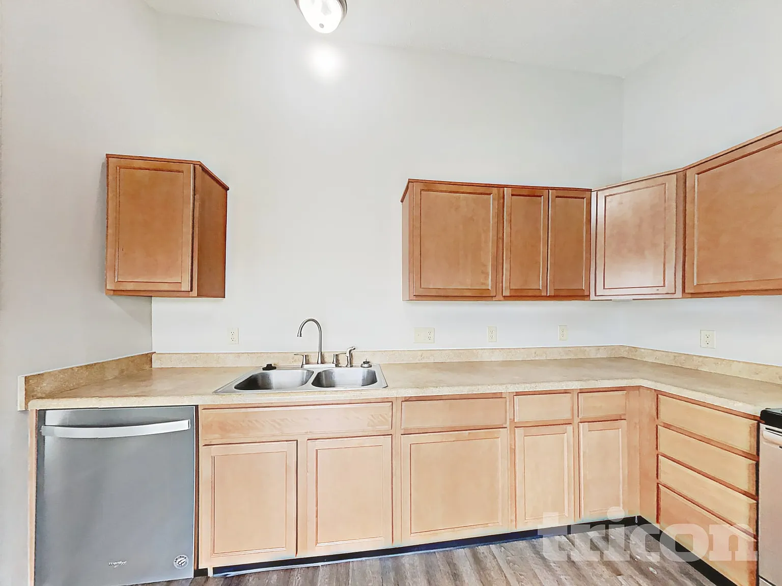 121 Hilltop Farms Boulevard New Whiteland IN — Photo 4