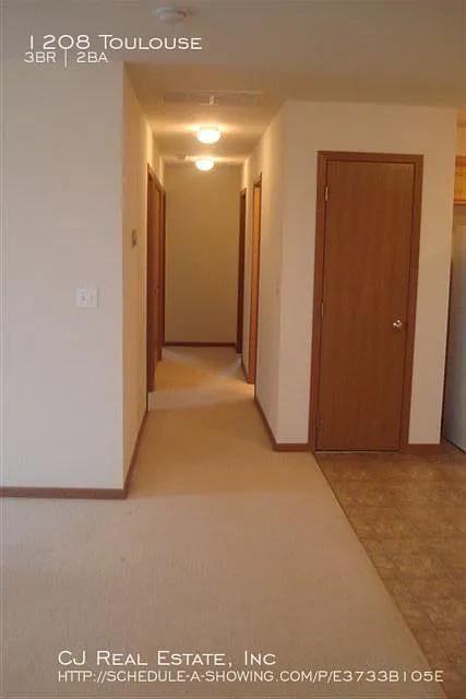 3 bed, $1,395 — Photo 4