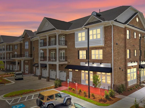 1600 Gathering Park Cir #203, Cary, NC 27519