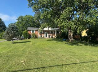 8820 Farmington Dr, Knoxville, TN 37923