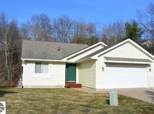 420 Boughey St, Traverse City, MI 49684