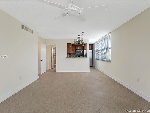 3rd image of 9440 Tangerine Pl APT 401
