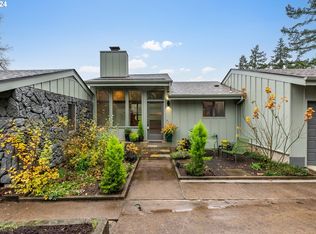 2771 Emerald St, Eugene, OR 97403
