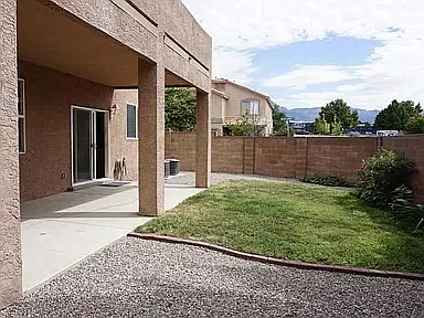 5 bed, 2690 sqft, $3,000 — Photo 4