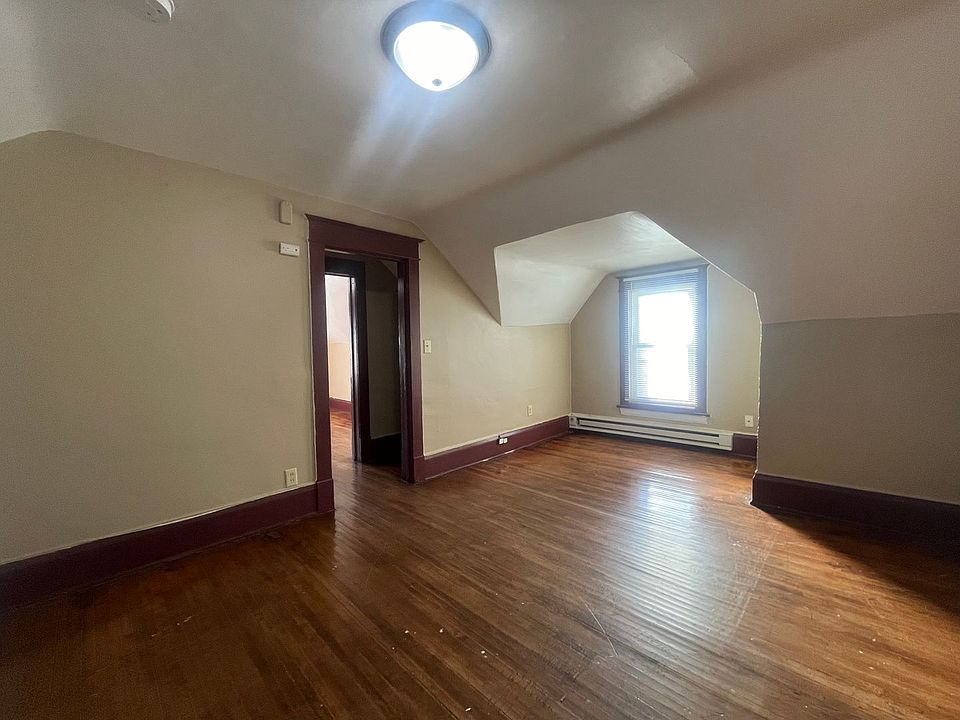 Building Photo 5
