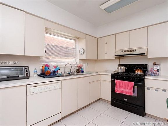 5th image of 1125 NE 176th St