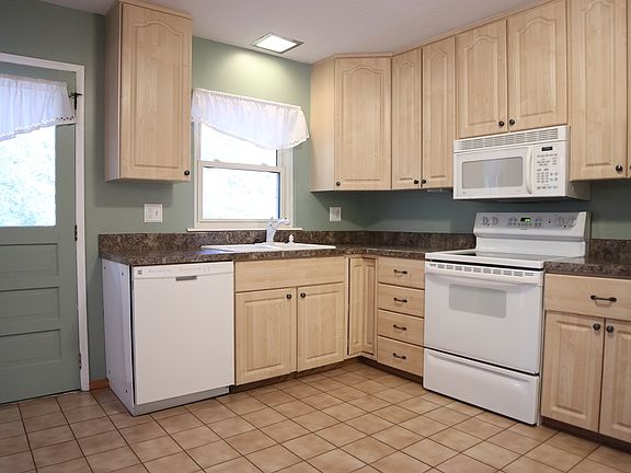 4th image of 1286 Sanborn Ct