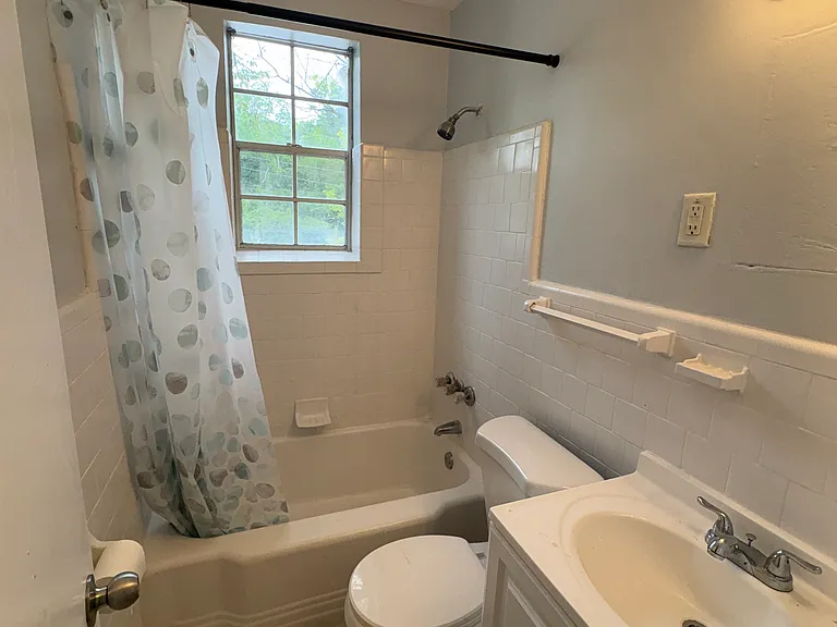 517 N Florida St #D — Photo 6