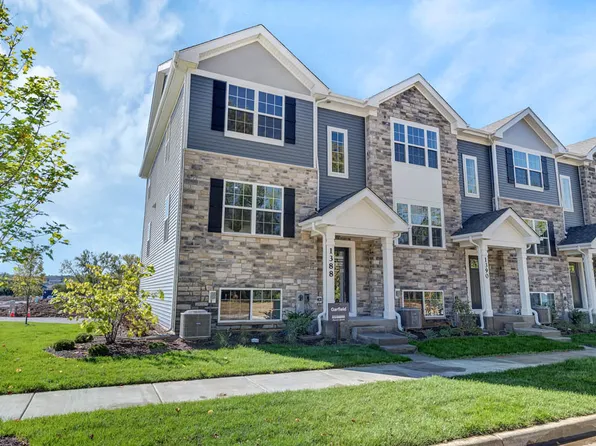 317 Foxglove Dr, Bartlett, IL 60103