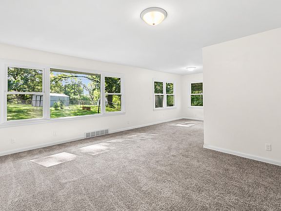 3rd image of 213 Langstrom St