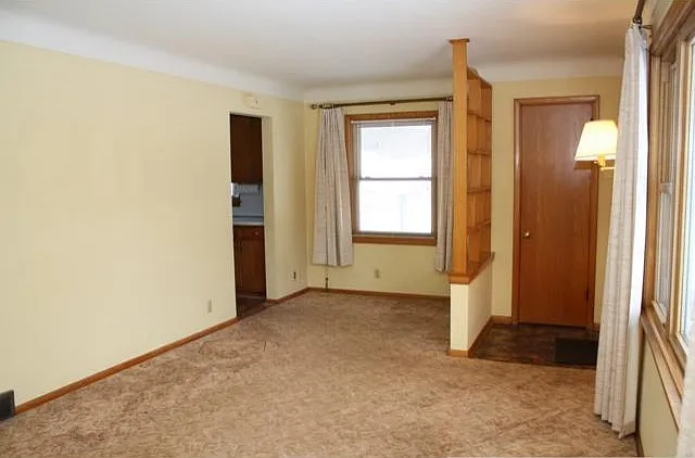 3 bed, 1300 sqft, $1,950 — Photo 2