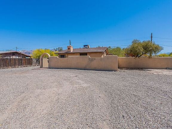 3rd image of 3118 N Santa Rita Ave
