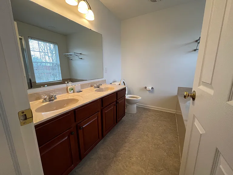 9460 Tanhurst Dr — Photo 24