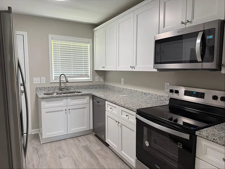 1733 River Rd — Photo 4