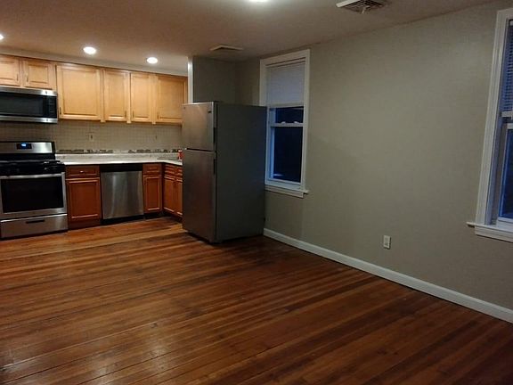 2nd image of 116 Waterman Ave #1FLRIGHT